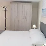 Apartament House Amongst *