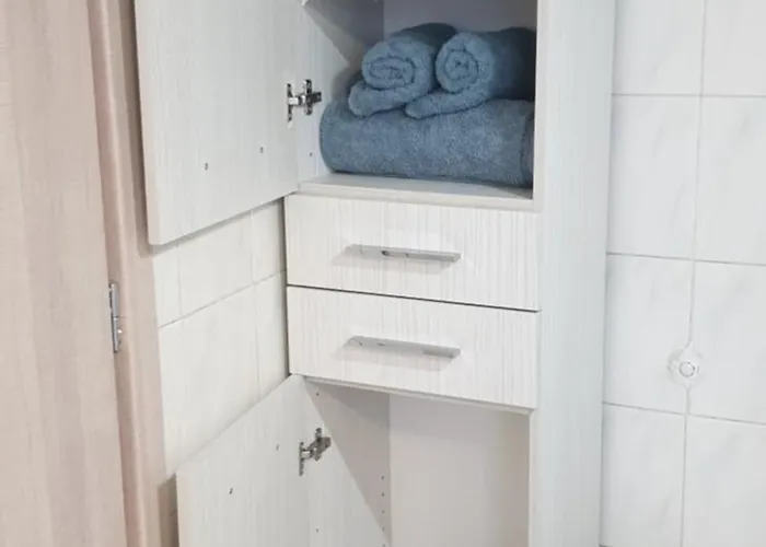 House Amongst Волос